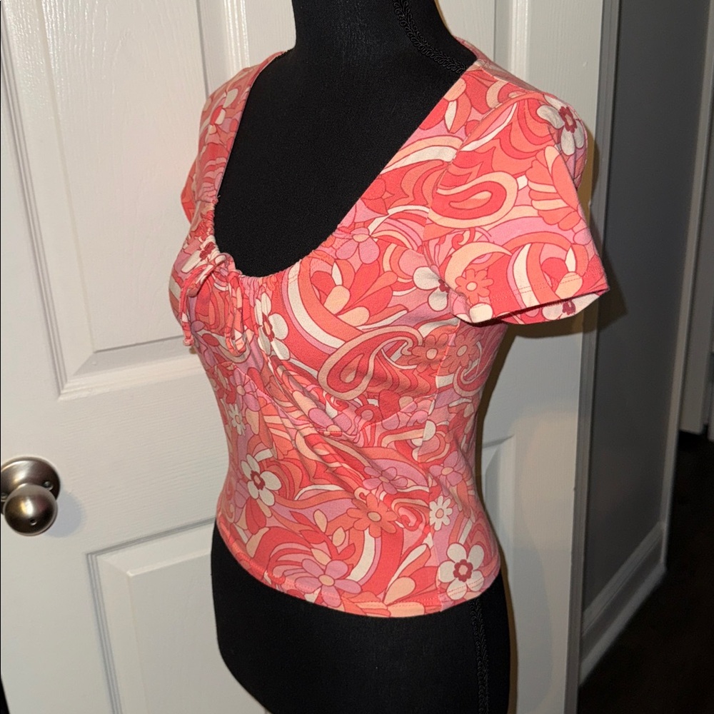 π€HOLLISTER RETRO FLORAL CROP TOP SIZE Mπ€ - Picture 3 of 7